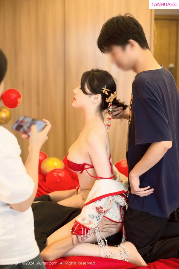 豆瓣酱  [XiuRen]高清写真图 2024.06.28 No.8780 豆瓣酱 新娘服饰第4张图片